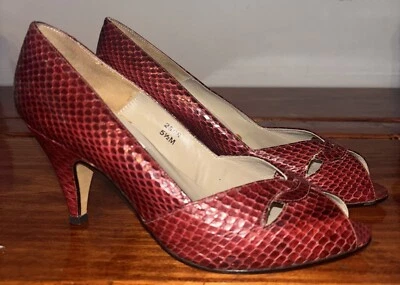 Tacones J. Renee rojos con estampado de piel de serpiente punta abierta talla 5,5 Foto 1 de 4