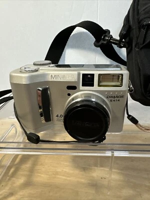 Minolta DIMAGE S414 4.0 MP 4x Optical Zoom Digital Camera w/bag. Tested works. - Image 1 of 4