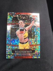 Mackenzie Dern 2022 Select UFC Silver Disco Prizm Concourse