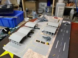 Hangar aereo da combattimento 1/700 stampato in 3D non verniciato/1pz-- - Foto 1 di 4