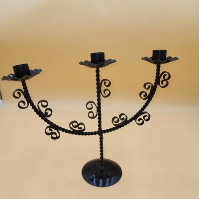 Candelabro cónico vintage de hierro forjado gótico espiral 3 MCM rústico Foto 1 de 4