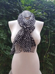 Sciarpa moda donna bianco e nero - trasparente e leggera - 20" larghezza x 72" lunga - Foto 1 di 10