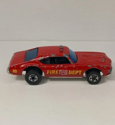 Hot Wheels - Olds 442 Fire Chief Flyin' Colors, Blackwalls Chrome Base 1969 - Image 1 of 4