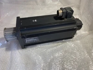 Motor de imán permanente Indramat MDD060C-N-030-N2L-110PA1 - Imagen 1 de 6