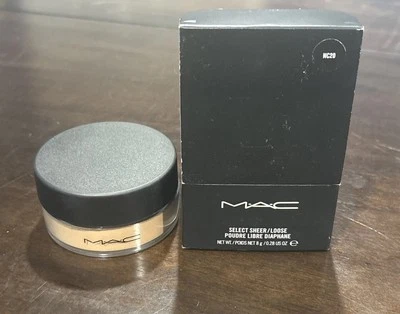 MAC Select Sheer / Loose Powder - NC20 - New In Box! - Image 1 of 4