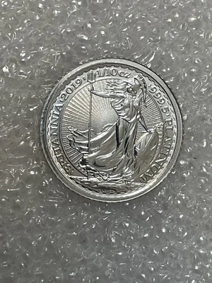 2019 GB 1/10 oz .9995 Fine Platinum Britannia Coin Queen Elizabeth II Effigy - Image 1 of 4