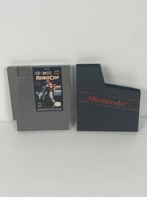 Sistema de entretenimiento RoboCop Nintendo NES 1988 con funda original antideslizante Foto 1 de 3