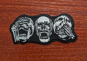 Bestickter Bügelbild Patch See No Evil, Hear No Evil, Speak No Evil 3,75 x 1,75 Zoll - Bild 1 von 3