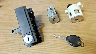 01-07 Dodge Caravan Cilindros de encendido y maletero y contenedor debajo del asiento - Juego de cerraduras con llave Foto 1 de 4