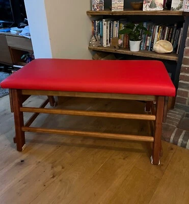 Banco de gimnasio escolar vintage tapizado asiento de vinilo rojo Foto 1 de 4