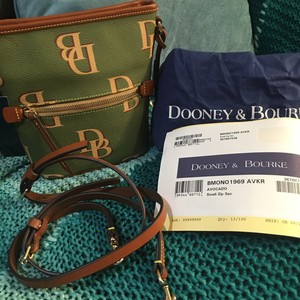 salvatore ferragamo gancini leather shoulder bolsa