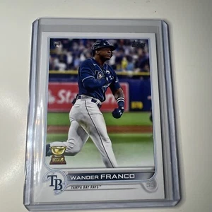 Tarjeta de novato 2022 Topps #215 Wander Franco Tampa Bay Rays RC - Imagen 1 de 2
