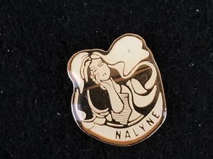 c pins pin ENAMEL FEMME SEXY PIN-UP NALYNE - Picture 1 of 1