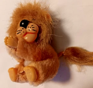 NEW Vintage Lion Plush Mini Toy Hugger Pencil Clip On Stuffed Animal Long Tail - Picture 1 of 3
