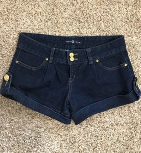 Pantalones Cortos Forme Jeans Denim Lavado Oscuro Jean con Puños Botones Dorados Talla 26 - Imagen 1 de 12