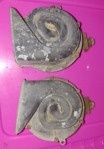 Bocinas Ford Thunderbird Hi & Lo FoMoCo 1965-1966 OEM - SIN PROBAR - Imagen 1 de 8