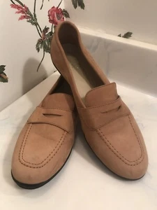 Mr. Cat Originals Woman Seude Loafers Chestnut Color Bench Made Sz 6.5 EUC - Picture 1 of 8