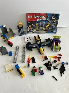 LEGO JUNIORS: The Joker Batcave Attack (10753) - Picture 1 of 8