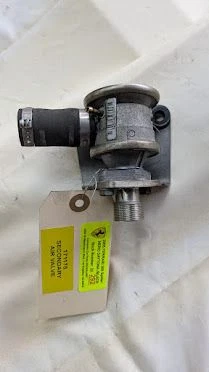 FERRARI 360 PIEZAS VÁLVULA DE INYECCIÓN DE AIRE SECUNDARIA CON BRIDA DE MONTAJE 171175 Foto 1 de 2