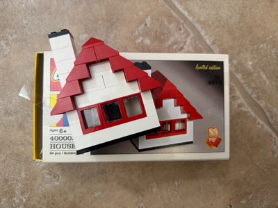 LEGO 4000028 House Classic Set 60th Anniversary Limited edition - only 5000 made - Image 1 of 4