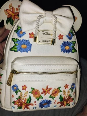 Mini Mochila Loungefly Disney Minnie Mouse Bordada Floral Lazo Foto 1 de 4