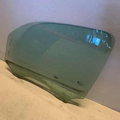 2006-2011 Chevrolet HHR SS Left LH Side Glass Window 22714358 - Image 1 of 4