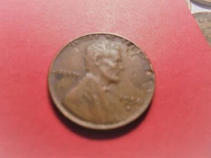 1950  D   WHEAT Cent (OBV  LAMINATION  ERROR  WITH  PEEL  #RED450D - Picture 1 of 5