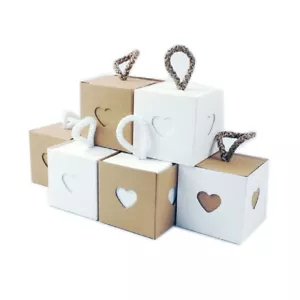 50 Scatola Cubo Cassetta in cartoncino teso Con Cordino Cuore Porta Confetti - Foto 1 di 5