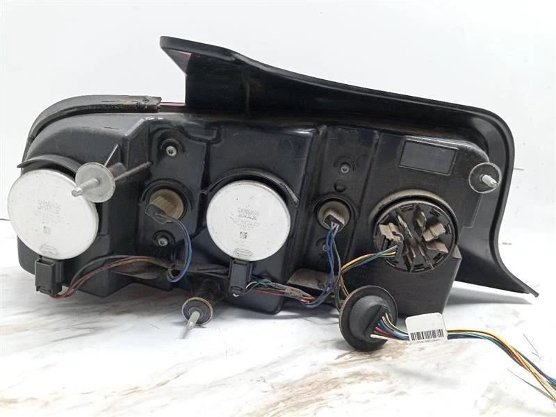Used Right Tail Light Assembly fits: 2011 Ford Mustang Right Grade A Foto 1 de 4