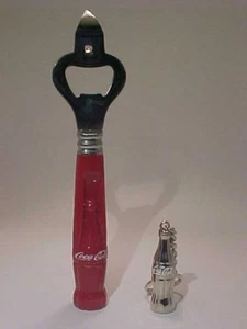 Lotto di 2: Apribottiglie Coca-Cola e Portachiavi Solido Pesante Ottime Condizioni - Foto 1 di 3