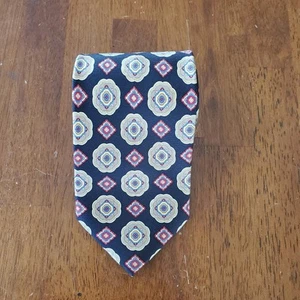 Jos A Bank  100% Silk Men’s Necktie Geometric Black 58" X 3 3/4" Italy Made - Picture 1 of 7