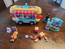LEGO Friends: Amusement Park Hot Dog Van (41129)
