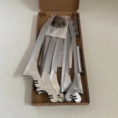 Garras de Wolverine con etiquetas de perro Halloween Juegos con disfraces Plástico realista Foto 1 de 4