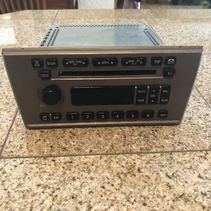 Needs Repair Audio Equipment Radio Am-fm-cd 6 Disc In Dash 03-05 THUNDERBIRD - Picture 1 of 7