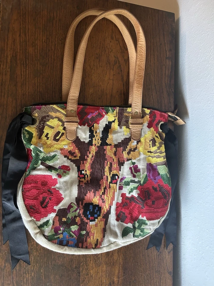 Bolso de Mano Jasper and Jeera Bordado Dear Art Deco Cottagecore Anthropologie Foto 1 de 4