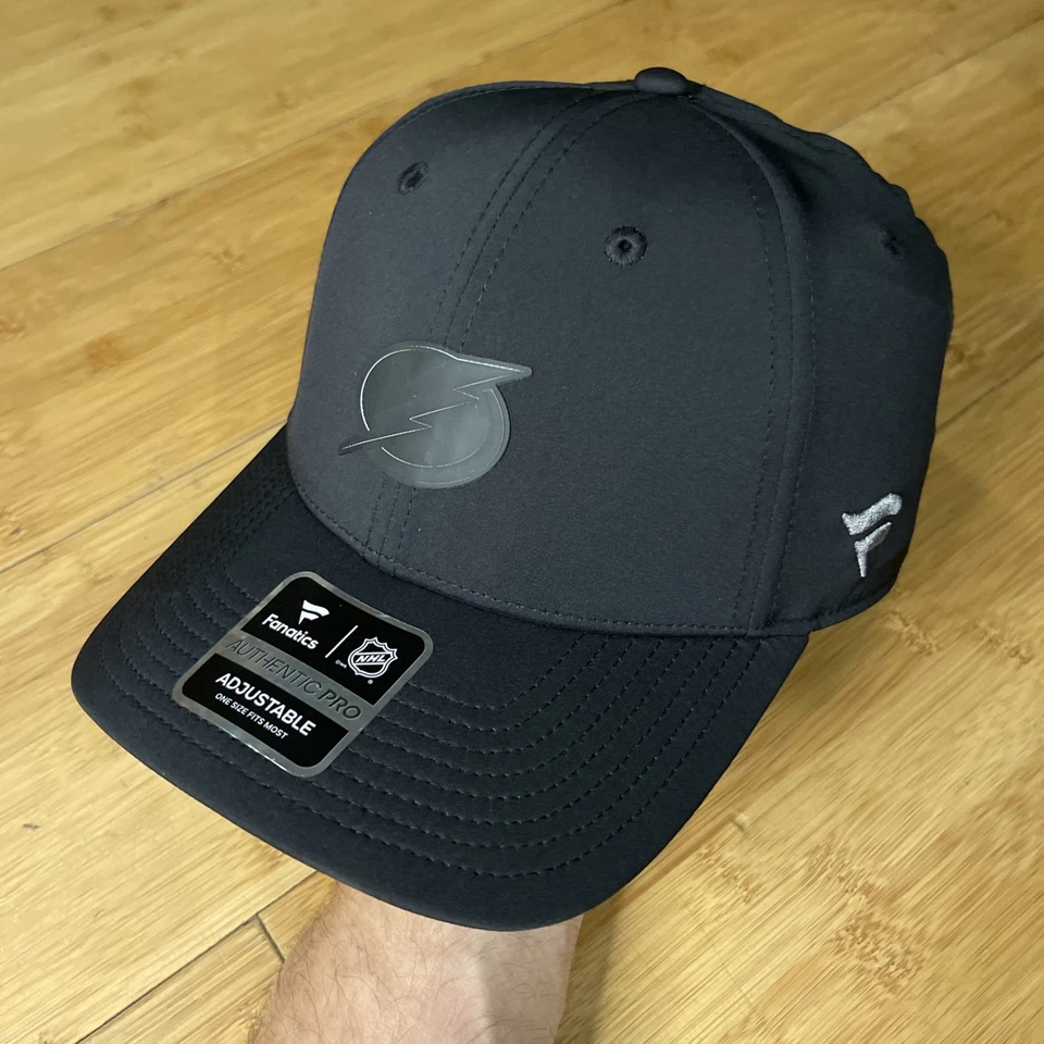 Gorra Fanatics Pro Tampa Bay Lightning Road Todo Color Negro Match Snapback NHL⚡️ Foto 1 de 4