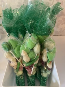 12 x filled green sweet cones (party favours) - Picture 1 of 4