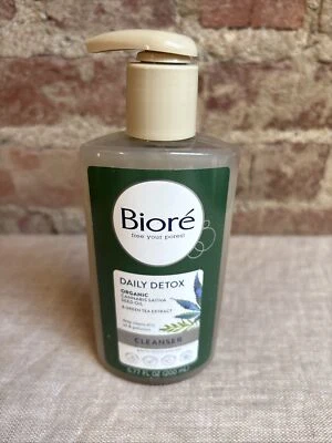 Limpiador facial Biore Daily Detox con extracto de té verde, 6,77 fl. Oz. Nuevo Foto 1 de 3