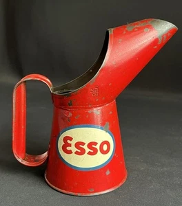 ESSO VINTAGE PINT OIL POURER JUG TIN CAN GARAGE FORECOURT PETROL DISPLAY MEASURE - Picture 1 of 13
