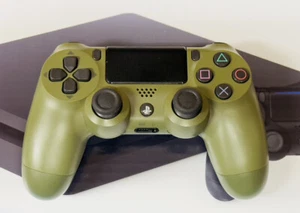 Sony PS4 DualShock Controller Call of Duty Special Limited Moss Green Japan. - Picture 1 of 4