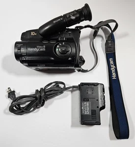 Sony Video 8 Handycam CCD-TR21 Camcorder (Powers On) - Read Desc - Parts/Repair - Picture 1 of 20