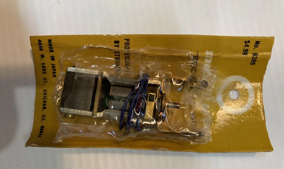 Motor de coche de ranura Strombecker completo con chasis de eje trasero de latón nuevo en paquete Foto 1 de 1