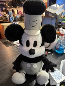Peluche con peso de Mickey Mouse de los parques de Disney - Steamboat Willie 17-3/4" - Imagen 1 de 6