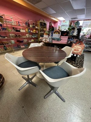 4 cadeiras de jantar vintage Burke estilo tulipa Saarinen MCM - Imagem 1 de 3