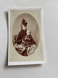 1800s VICTORIAN CDV PORTRAIT MOTHER & CHILD Thomas B Latchmore HITCHIN - Picture 1 of 2
