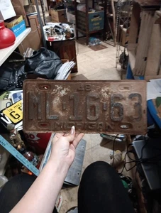 1948 Michigan License Plate ML-16-63 - Picture 1 of 10