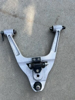 PLYMOUTH PROWLER 1997-02 CONTROL BRAZO INFERIOR LADO PASAJERO TRASERO DERECHO, 4865292AA Foto 1 de 4