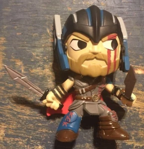 FUNKO THOR RAGNAROK SERIES MYSTERY MINI THOR BATTLE SCARED SCAR - Picture 1 of 2