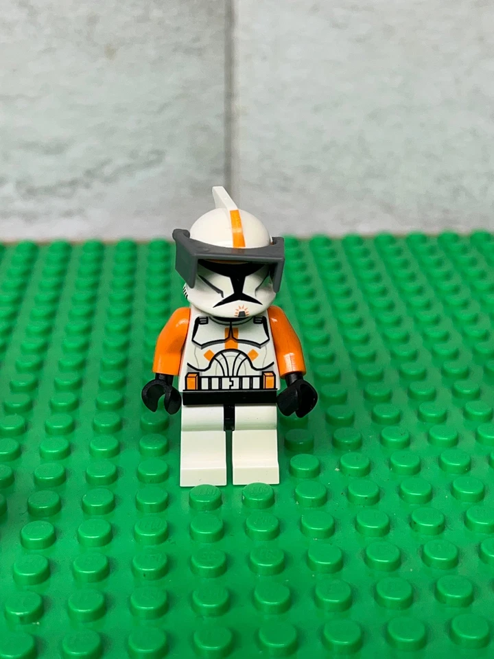 LEGO Star Wars Clone Trooper Commander Cody Minifigure 7959 - Image 1 of 1