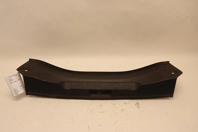 Ford Focus 2012-2018 sedán puerta trasera maletero pestillo cubierta panel de moldura OEM Foto 1 de 4